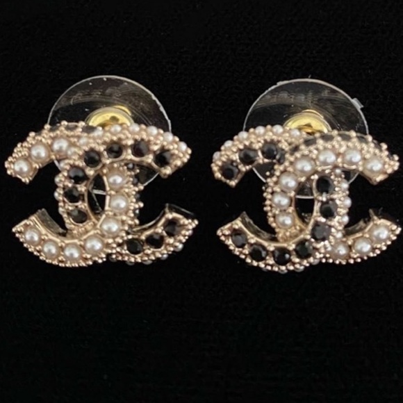 NEW Rare! Chanel Pearls Black Crystal Earrings - Picture 2 of 5